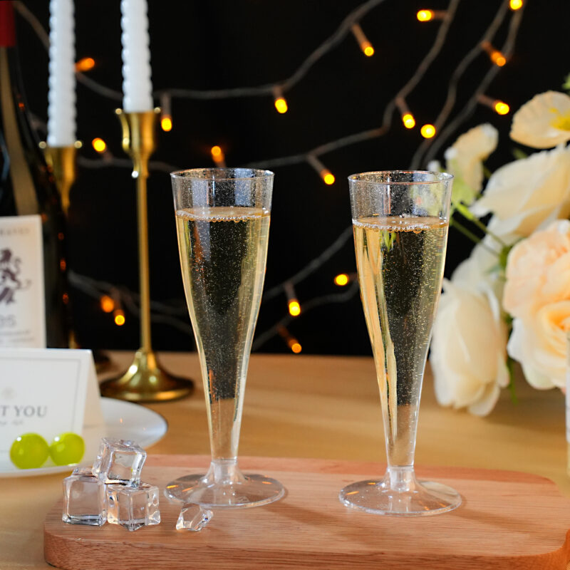 4.5oz Silver Glitter Plastic Champagne Flutes 2