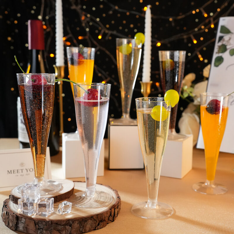 4.5oz Silver Glitter Plastic Champagne Flutes 3
