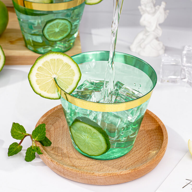 9oz Green Plastic Cups with Gold Rim 3