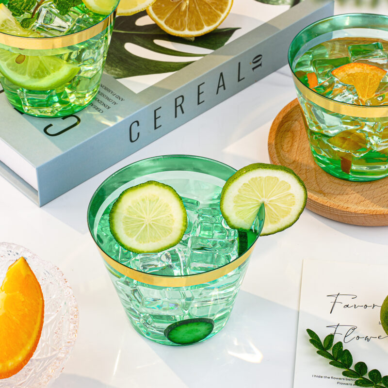9oz Green Plastic Cups with Gold Rim 5