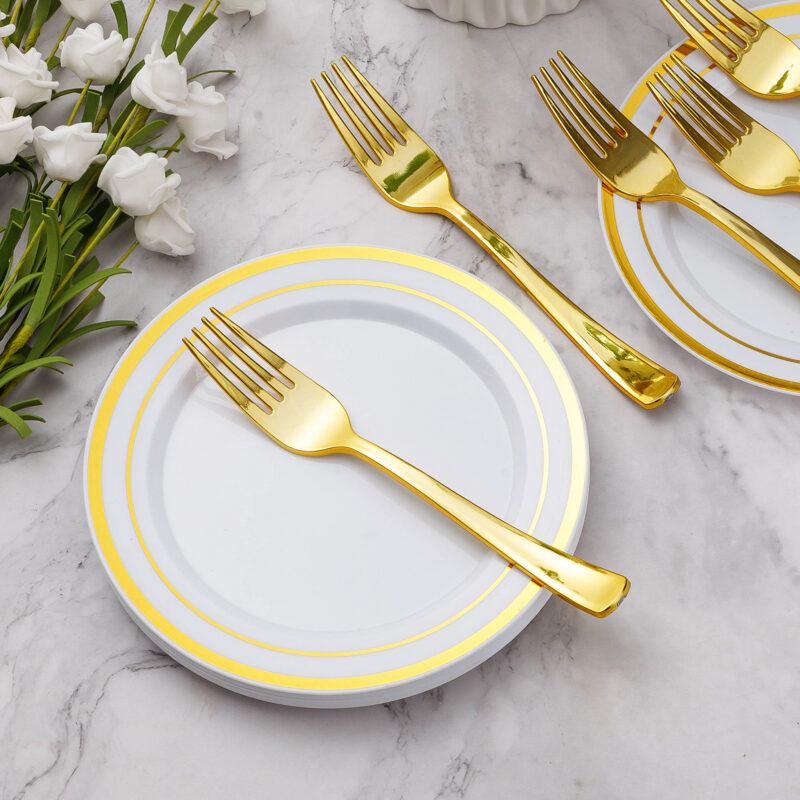 Gold Round Plates with Forks 3