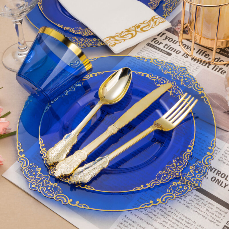 10.4"&8.3" Clear Blue Plastic Dinnerware Sets 2
