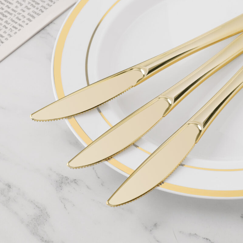 Gold Plastic Knives 2
